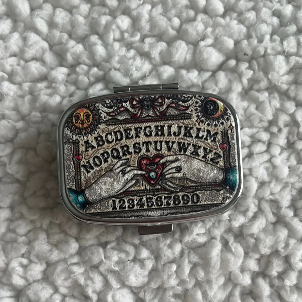 Sliver pill case